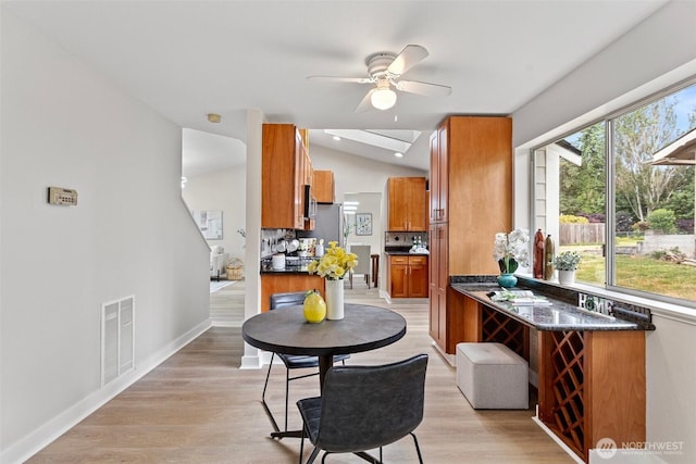 8621 NE 141st St, Kirkland, WA 98034 - photo 16