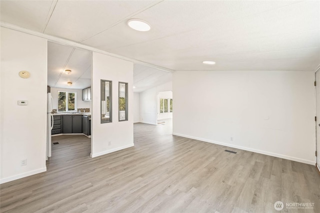 138 Trestle View Ln, Dryden, WA 98821 - unfurnished living room featuring light wood finished floors