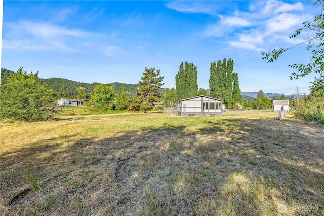 138 Trestle View Ln, Dryden, WA 98821 - view of yard featuring a mountain view