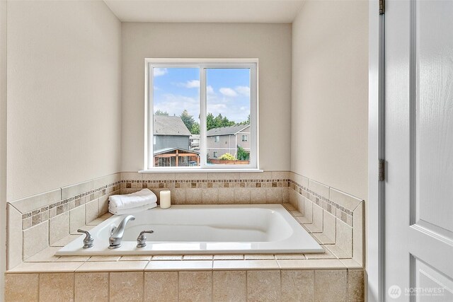 9225 225th Ave E, Buckley, WA 98321 - full bathroom featuring a garden tub
