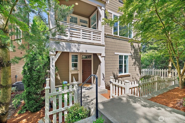 316 NE Eagle Way, Issaquah, WA 98029 - view of front of property featuring a balcony