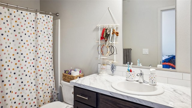 920 E Mt Adams St, Othello, WA 99344 - full bath with vanity and a shower with shower curtain