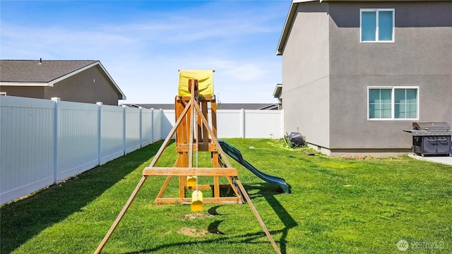 920 E Mt Adams St, Othello, WA 99344 - view of play area with a fenced backyard
