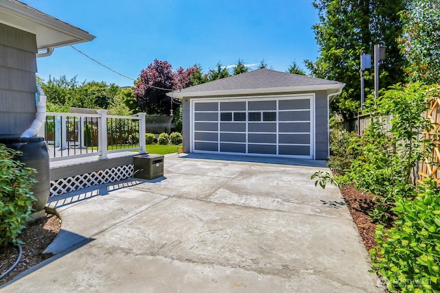 11729 Phinney Ave N, Seattle, WA 98133 - view of detached garage