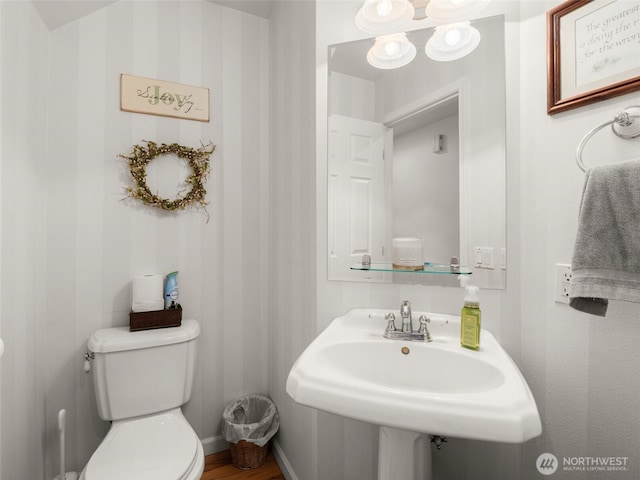 9114 80th Ave SW, Lakewood, WA 98498 - bathroom with toilet and a sink