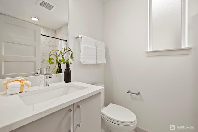 7013 9th Ave NE, Seattle, WA 98115 - full bathroom featuring vanity and a shower with shower curtain