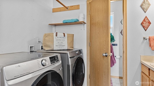 15725 Wallace Falls Loop Rd, Gold Bar, WA 98251 - laundry room featuring separate washer and dryer