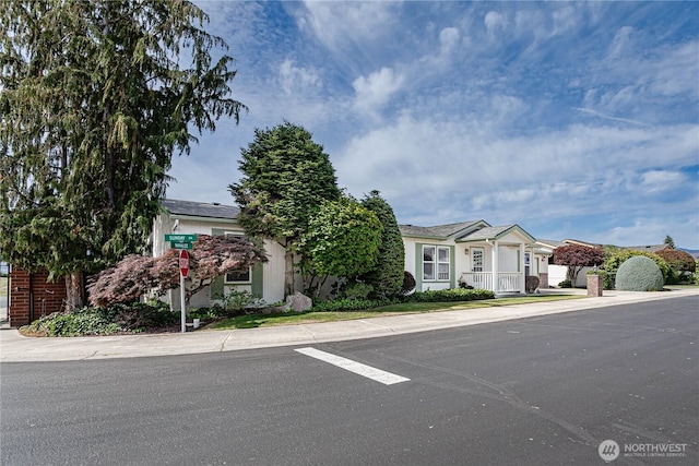 530 Sunday Dr, East Wenatchee, WA 98802 - view of front of home with stucco siding