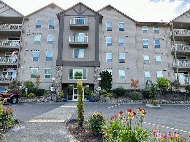 1548 River Rd Unit 105, Longview, WA 98632 - view of apartment building / complex