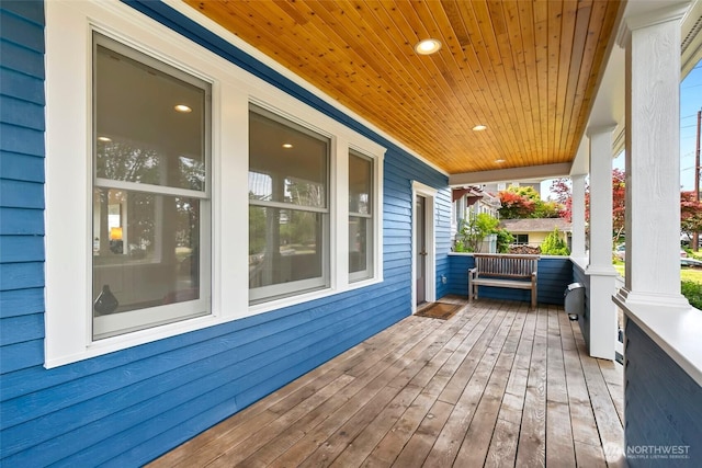 1634 Palm Ave SW, Seattle, WA 98116 - view of wooden porch