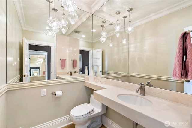 1634 Palm Ave SW, Seattle, WA 98116 - bathroom with crown molding