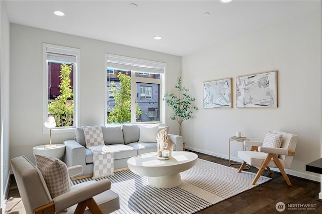 935 7th Ave NE Unit 17.3, Issaquah, WA 98029 - living area featuring dark wood-style flooring and recessed lighting