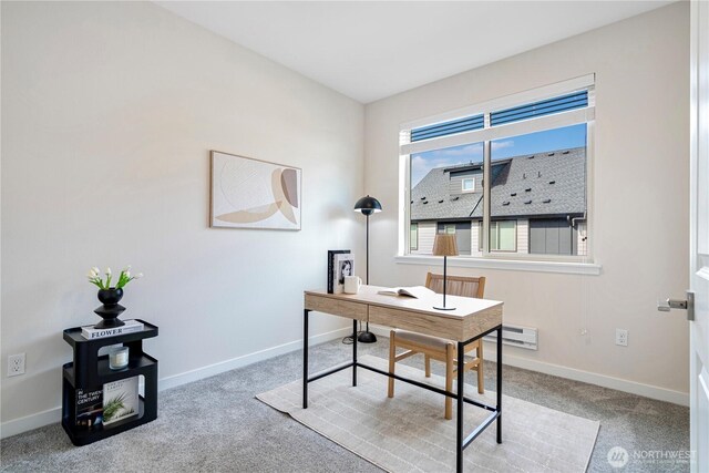 935 7th Ave NE Unit 17.3, Issaquah, WA 98029 - carpeted office space with baseboards