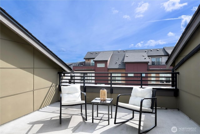 935 7th Ave NE Unit 17.3, Issaquah, WA 98029 - view of patio / terrace