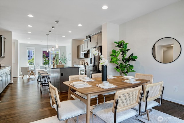935 7th Ave NE Unit 17.3, Issaquah, WA 98029 - dining room with dark wood finished floors and recessed lighting