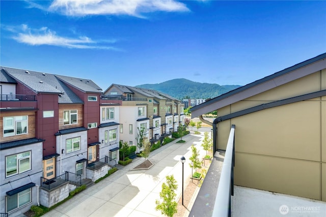 935 7th Ave NE Unit 17.3, Issaquah, WA 98029 - view of mountain backdrop with nearby suburban area