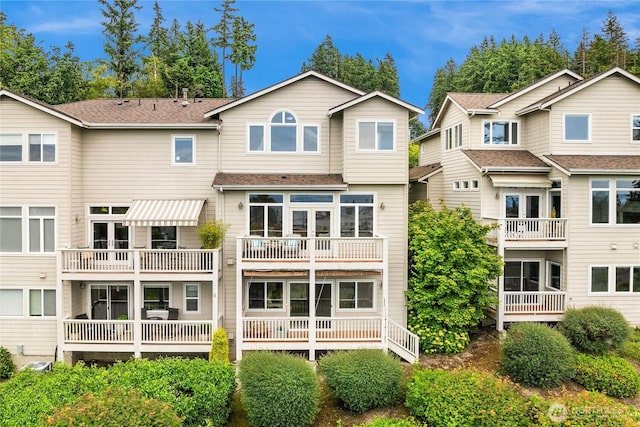 6290 Harbour Heights Parkway Unit A3, Mukilteo, WA 98275 - back of property with a shingled roof