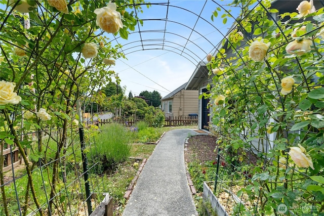 2717 Bench Dr, Aberdeen, WA 98520 - surrounding community featuring a vegetable garden