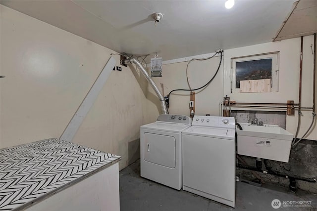 715 W Howe St, Seattle, WA 98119 - laundry area featuring separate washer and dryer