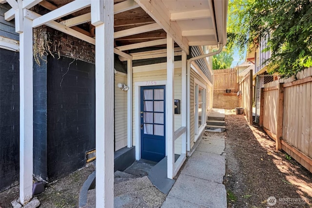 715 W Howe St, Seattle, WA 98119 - doorway to property