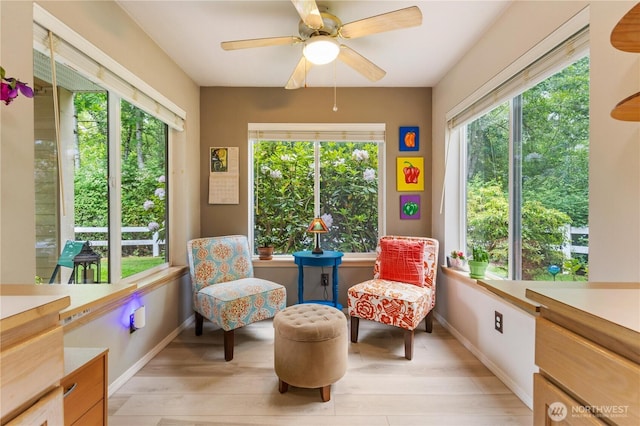 723 114th St SW Unit Y101, Everett, WA 98204 - sitting room with light wood-style flooring and a ceiling fan