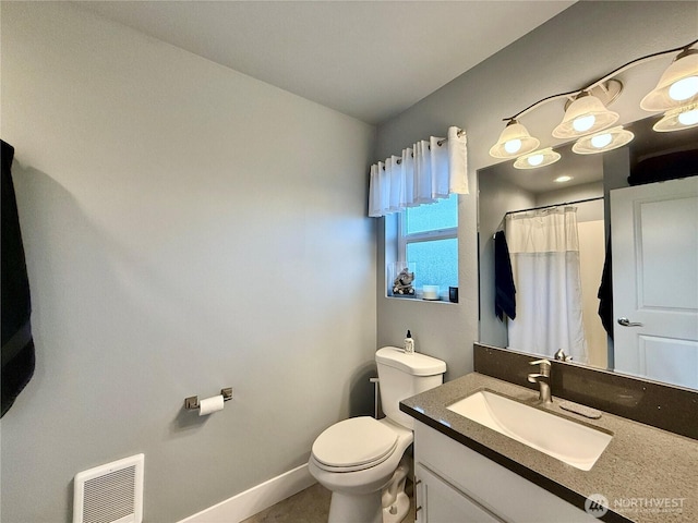 1155 Greenview Ave SW, Ocean Shores, WA 98569 - full bath featuring vanity and curtained shower