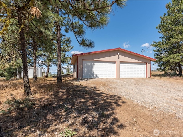 115 Hummingbird Rd, East Wenatchee, WA 98802 - detached garage with driveway