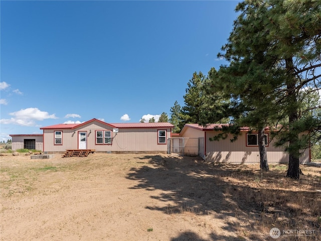115 Hummingbird Rd, East Wenatchee, WA 98802 - back of property featuring entry steps