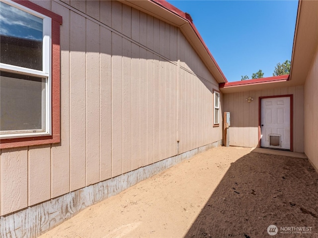 115 Hummingbird Rd, East Wenatchee, WA 98802 - view of side of home featuring a patio area