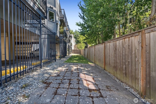 1125 N 93rd St Unit 6, Seattle, WA 98103 - view of patio / terrace