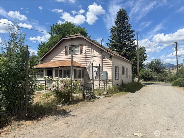 8 S Main St, Curlew, WA 99118 - view of front of home featuring driveway