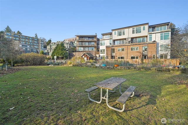 511 Howe St Unit C, Seattle, WA 98109 - view of home's community featuring a yard
