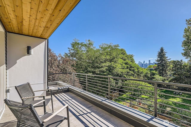 515 Howe St Unit C, Seattle, WA 98109 - balcony featuring a skyline view