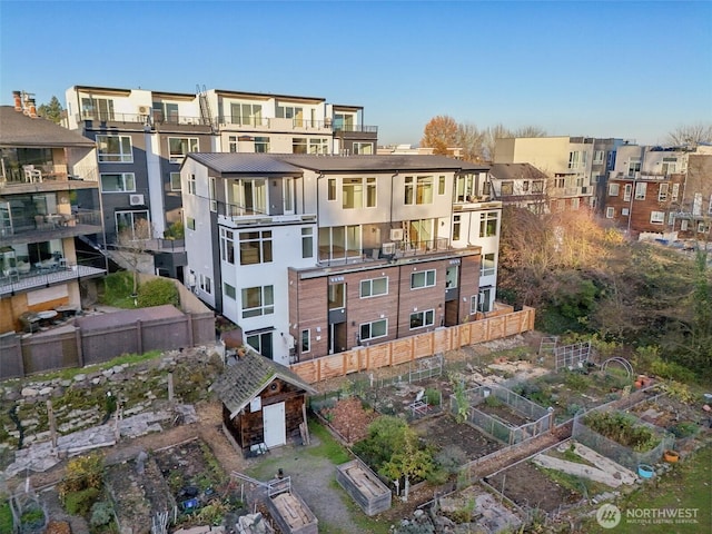 515 Howe St Unit C, Seattle, WA 98109 - view of property with a residential view