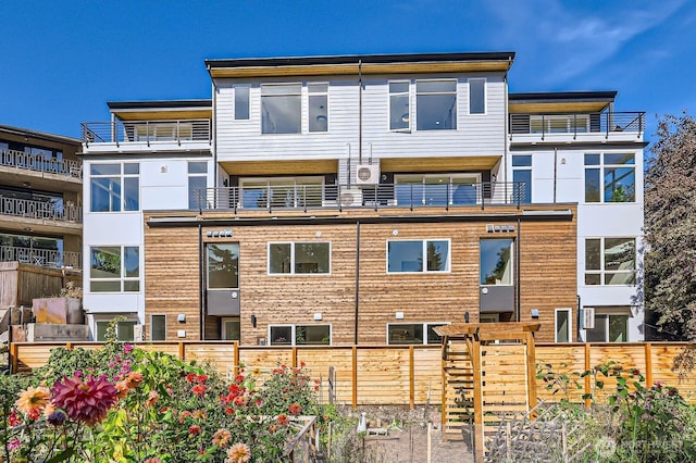 515 Howe St Unit C, Seattle, WA 98109 - photo 1