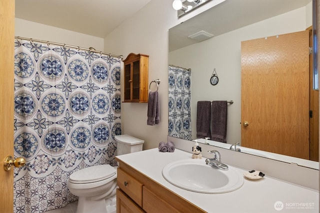 7123 NE 165th St, Kenmore, WA 98028 - bathroom featuring vanity, tile patterned flooring, and a shower with curtain