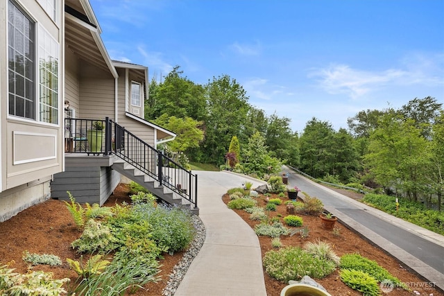 7123 NE 165th St, Kenmore, WA 98028 - view of yard