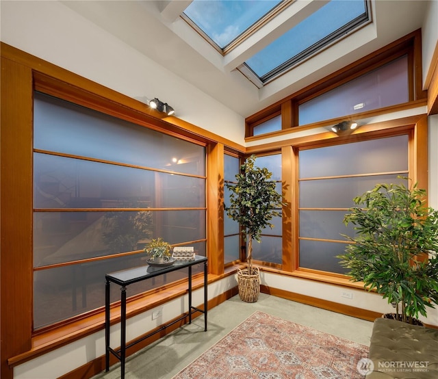 2339 Fairview Ave E Unit L, Seattle, WA 98102 - hallway featuring a skylight