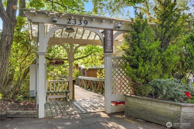 2339 Fairview Ave E Unit L, Seattle, WA 98102 - gate with a wooden deck