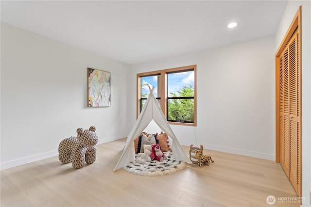 4811 Somerset Dr SE, Bellevue, WA 98006 - game room featuring light wood-style floors and recessed lighting