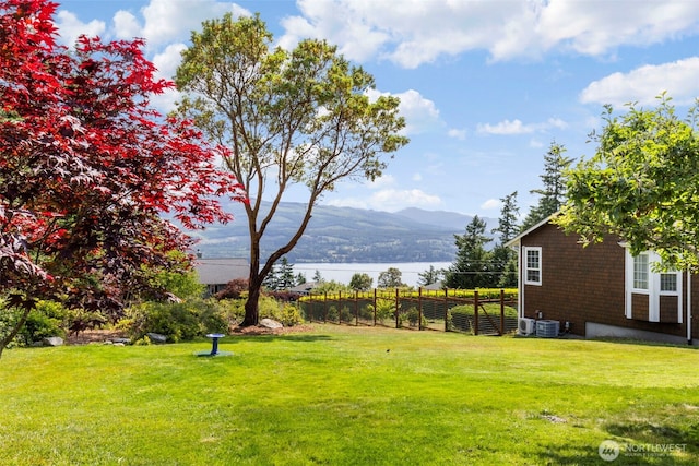 252 Myrtle St, Port Townsend, WA 98368 - view of yard featuring a mountain view