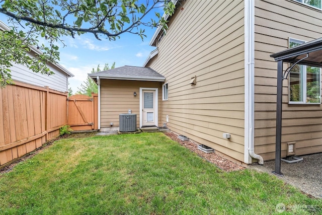 22418 SE 281st St, Maple Valley, WA 98038 - view of yard featuring a gate