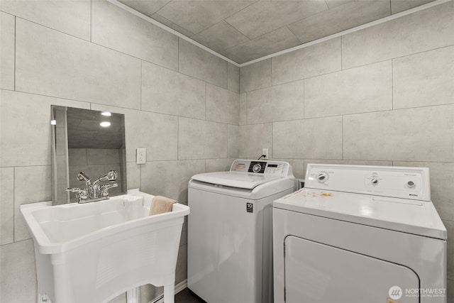 1241 Koontz Rd, Chehalis, WA 98532 - laundry room with tile walls and independent washer and dryer