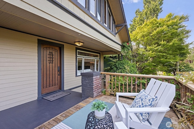 4628 Sunnyside Ave N, Seattle, WA 98103 - view of wooden porch
