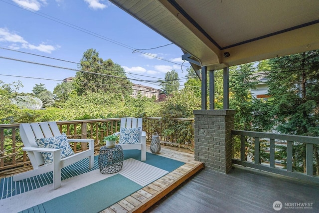4628 Sunnyside Ave N, Seattle, WA 98103 - view of wooden terrace