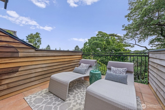 4628 Sunnyside Ave N, Seattle, WA 98103 - view of patio / terrace