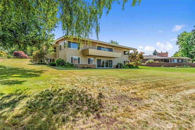 1840 Country Club Dr, East Wenatchee, WA 98802 - back of property with a yard
