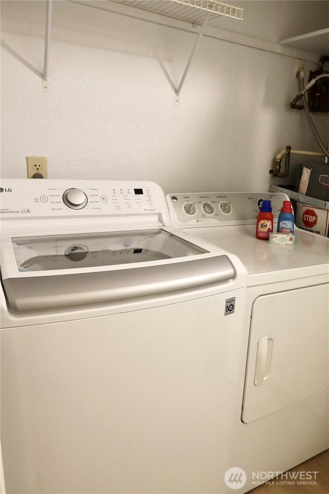 147 S 329th Pl Unit A, Federal Way, WA 98003 - laundry room featuring washer and clothes dryer