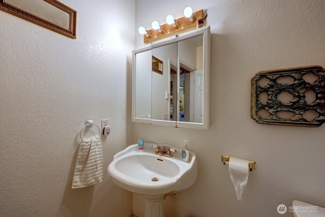 218 SW 15th St, Long Beach, WA 98631 - view of half bathroom