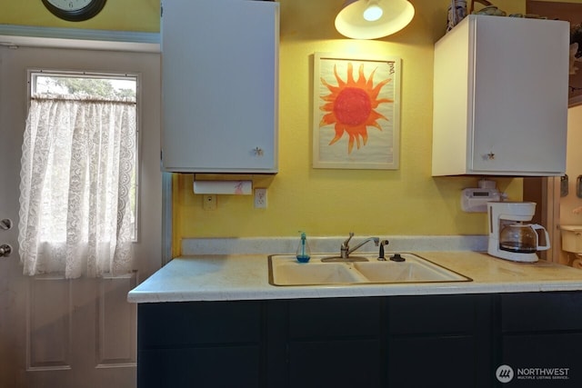 218 SW 15th St, Long Beach, WA 98631 - kitchen with light countertops